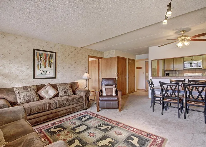 Vs438 Village Square Apartment *