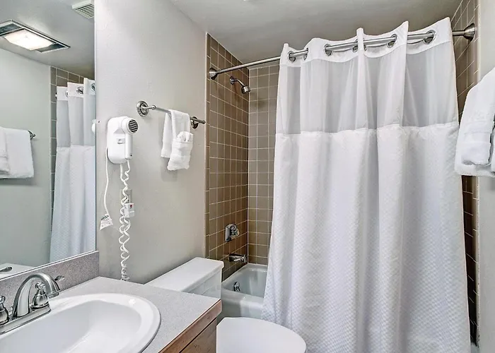 Vs438 Village Square Apartment *